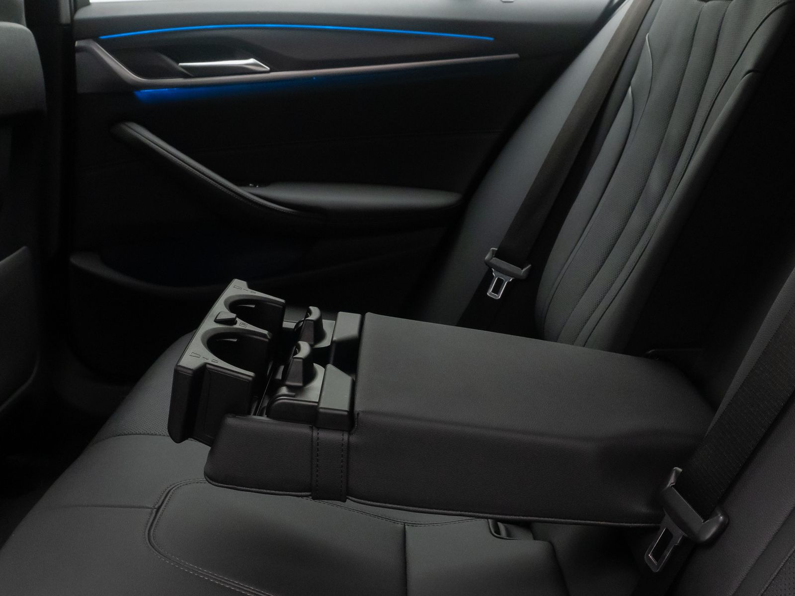 Fahrzeugabbildung BMW 530e M Sport Laser HUD DAB Komfort Alarm 19Zoll