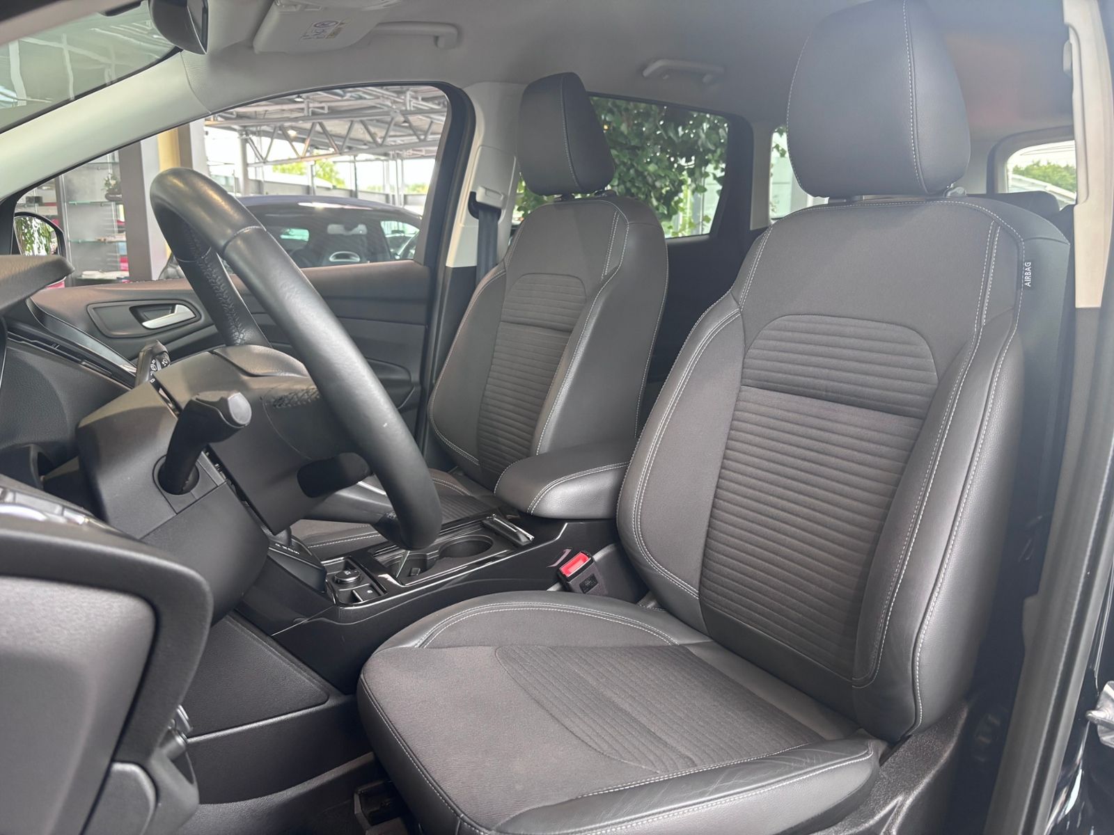 Fahrzeugabbildung Ford Kuga Titanium Allrad AHK XENON NAVI