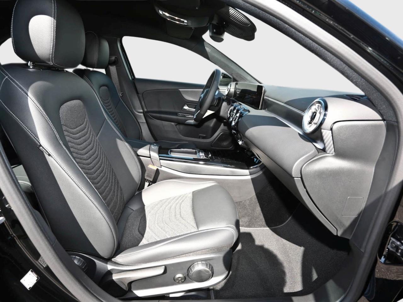 Mercedes-Benz A-Class Progressive Distronic Keyless Kamera ParkA, миниатюра 9