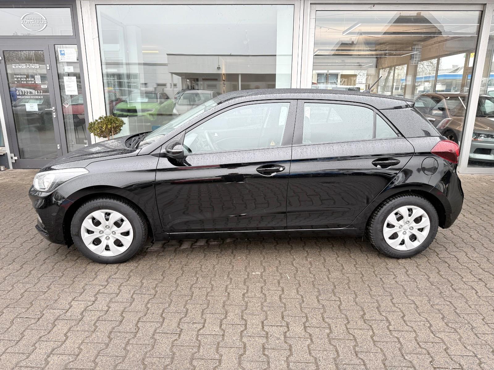 Hyundai Select-2.HAND-UNFALLFREI-TÜV 03/28-SCHECKHEFT-