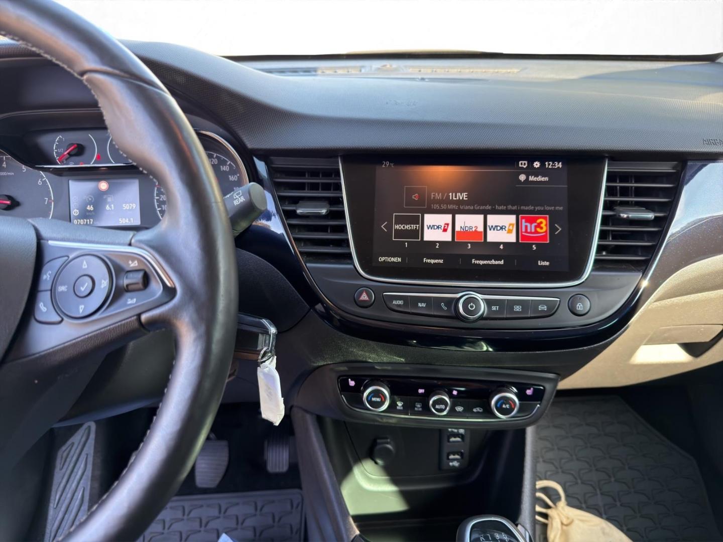 Opel Crossland Design Line 1.2 Navi PDC Kamera SHZ LE