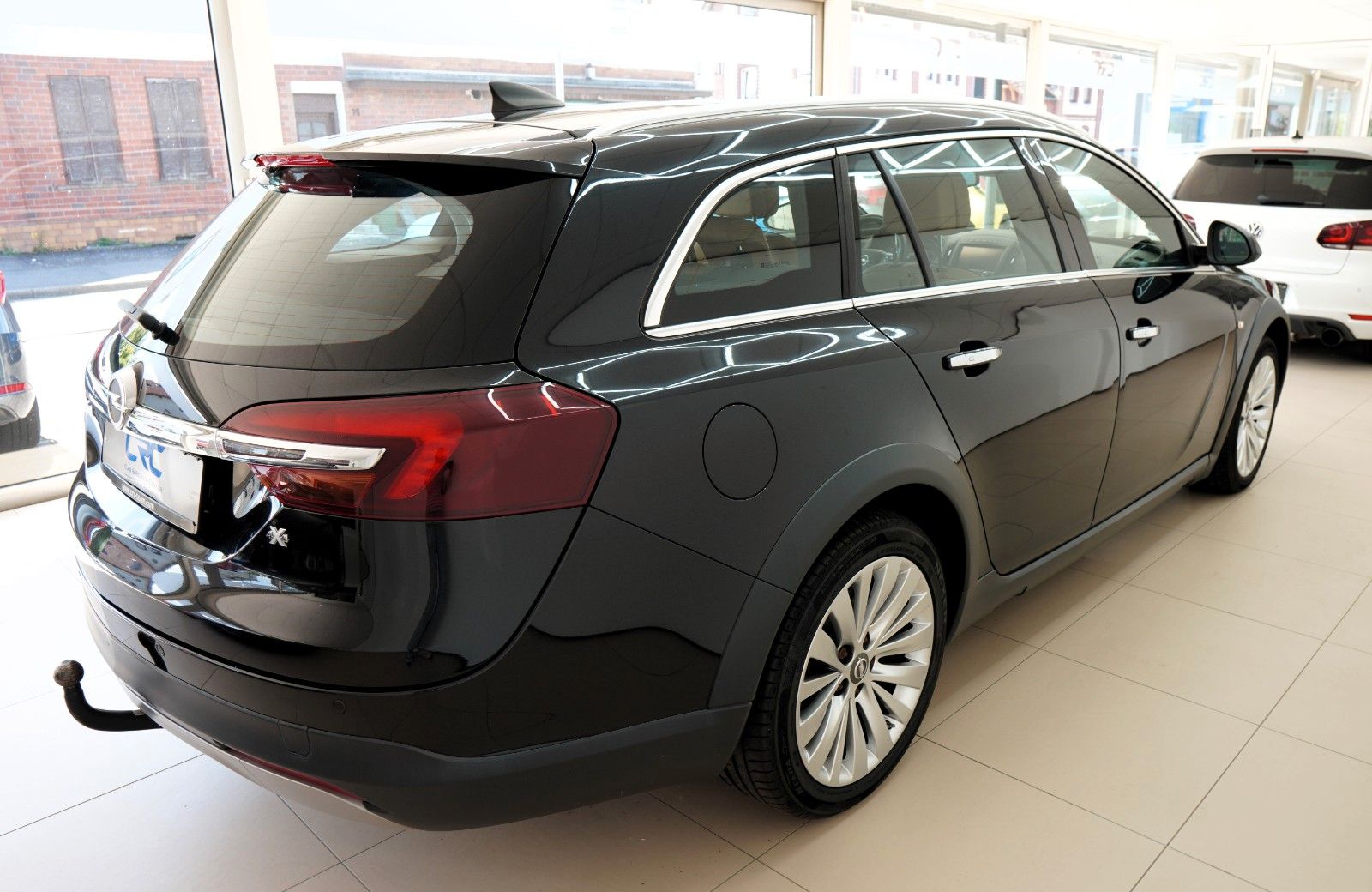 Fahrzeugabbildung Opel Insignia A Country Tourer 4x4 *Leder*Navi*Autom*