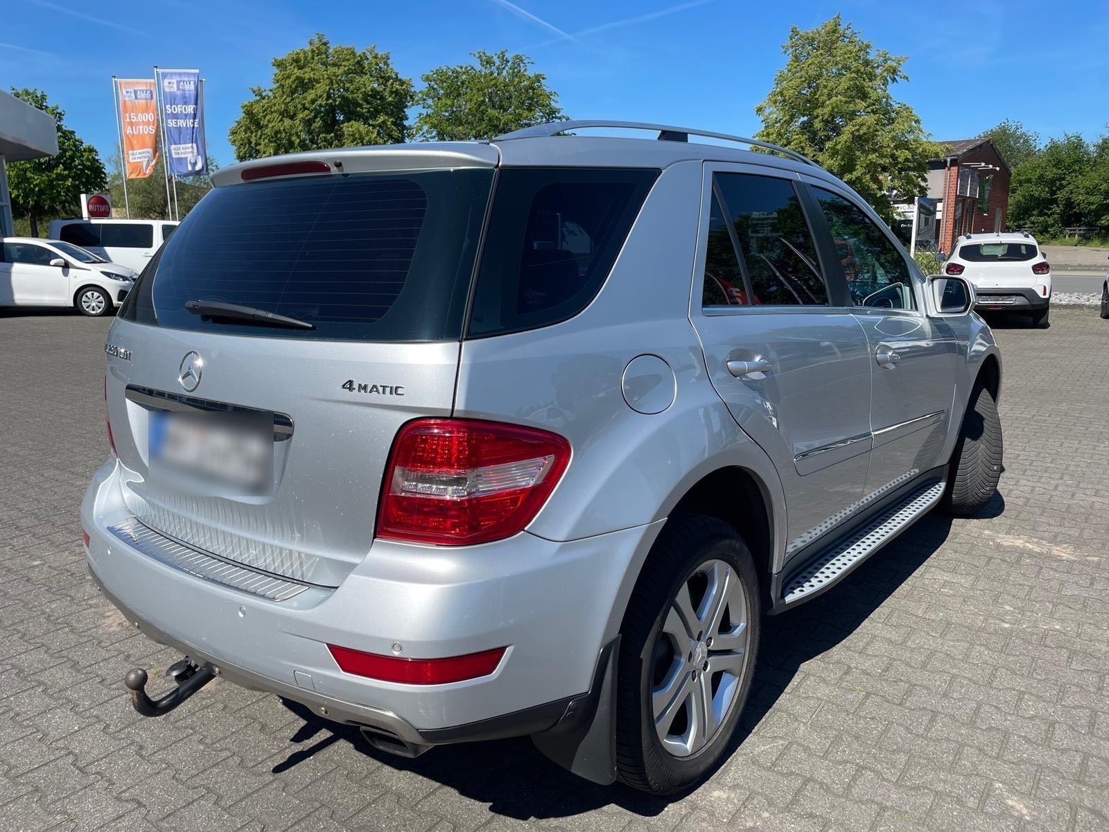Mercedes-Benz ML280 2009 — interior