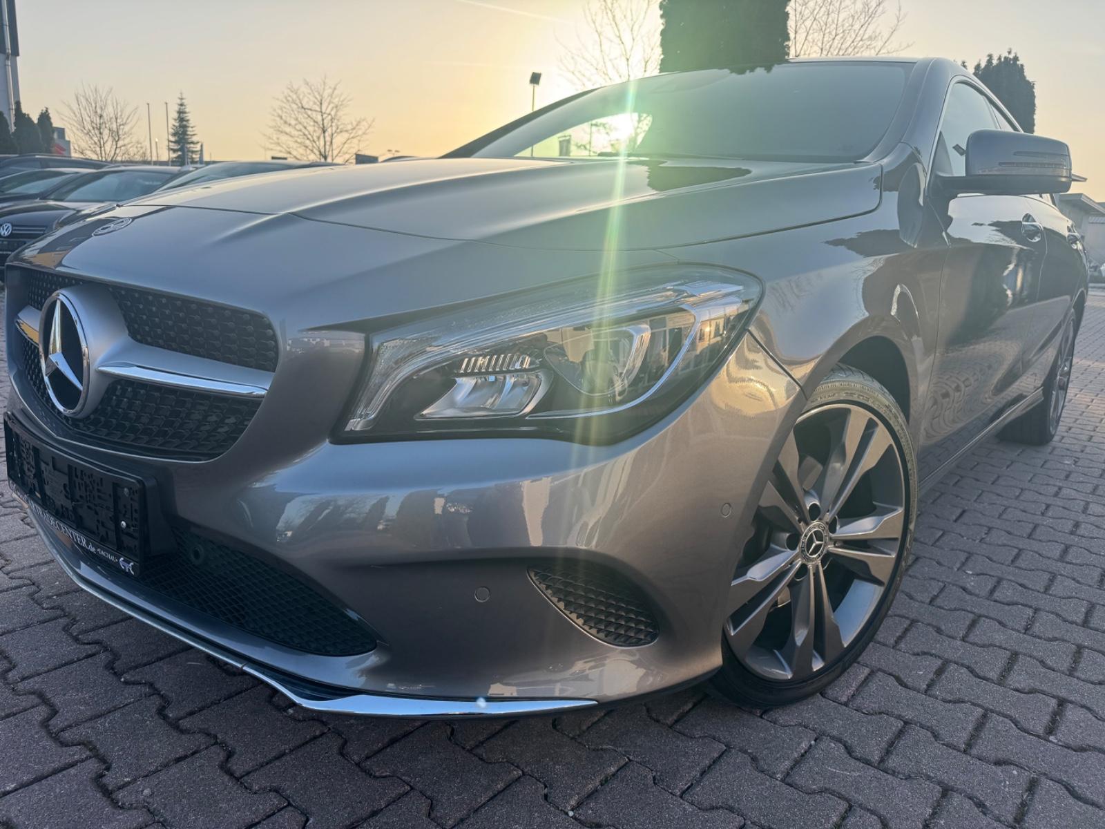 Mercedes-Benz CLA Shooting Brake CLA 180 -NAVI - TEILLEDER
