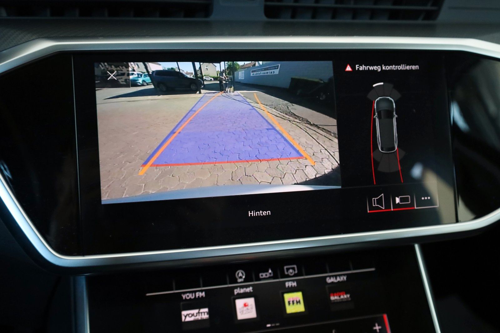 Fahrzeugabbildung Audi A6 Avant 40 TDI sport T.Leder,Navi,LED,ACC,SR+WR