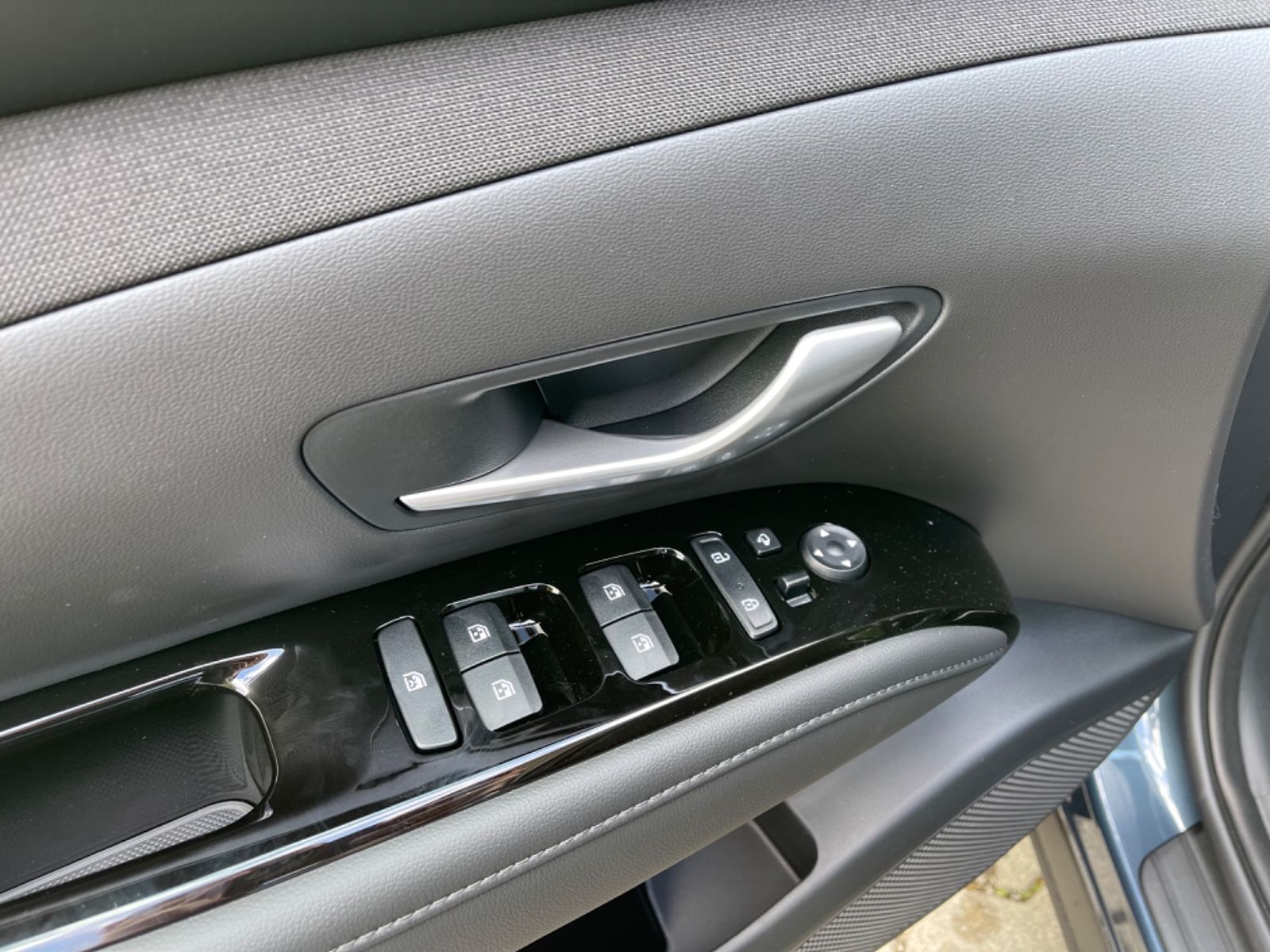Fahrzeugabbildung Hyundai TUCSON Plug-In-Hybrid 1.6 T-GDi 4WD TREND ASSIP.