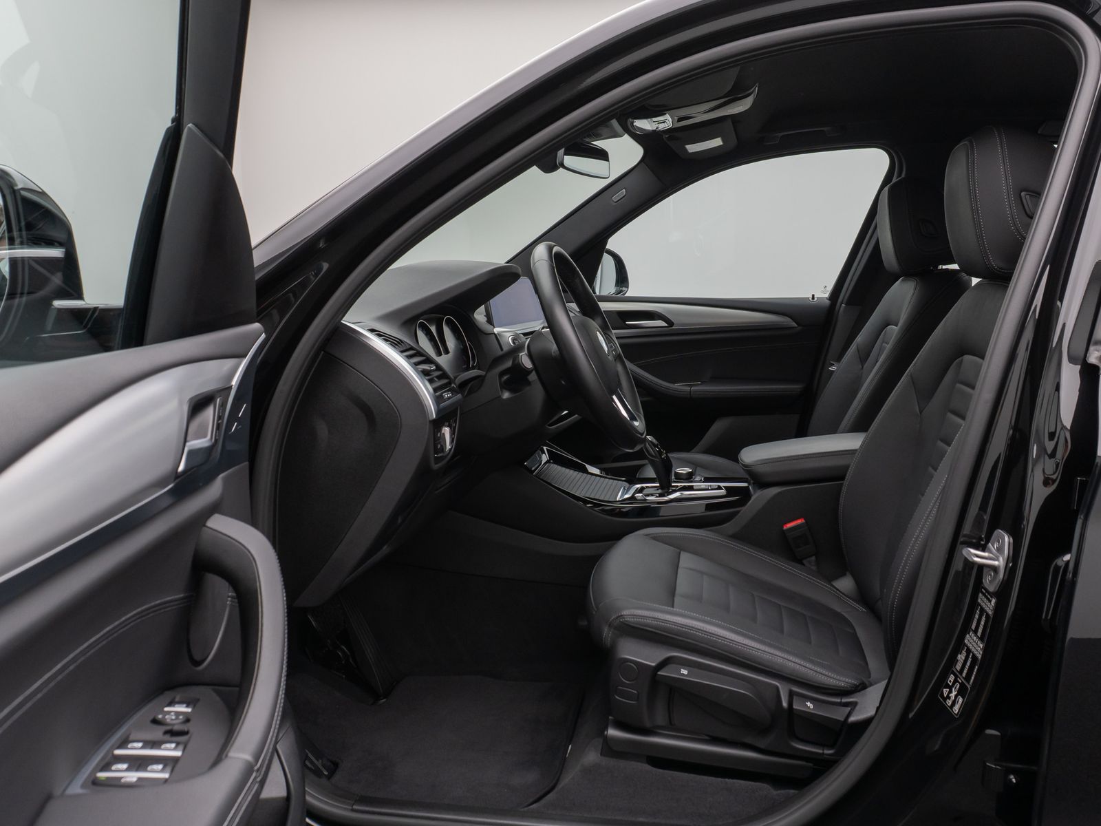 Fahrzeugabbildung BMW X3 xD20i ADVANTAGE DAB GeschwindigReg PDC Leder
