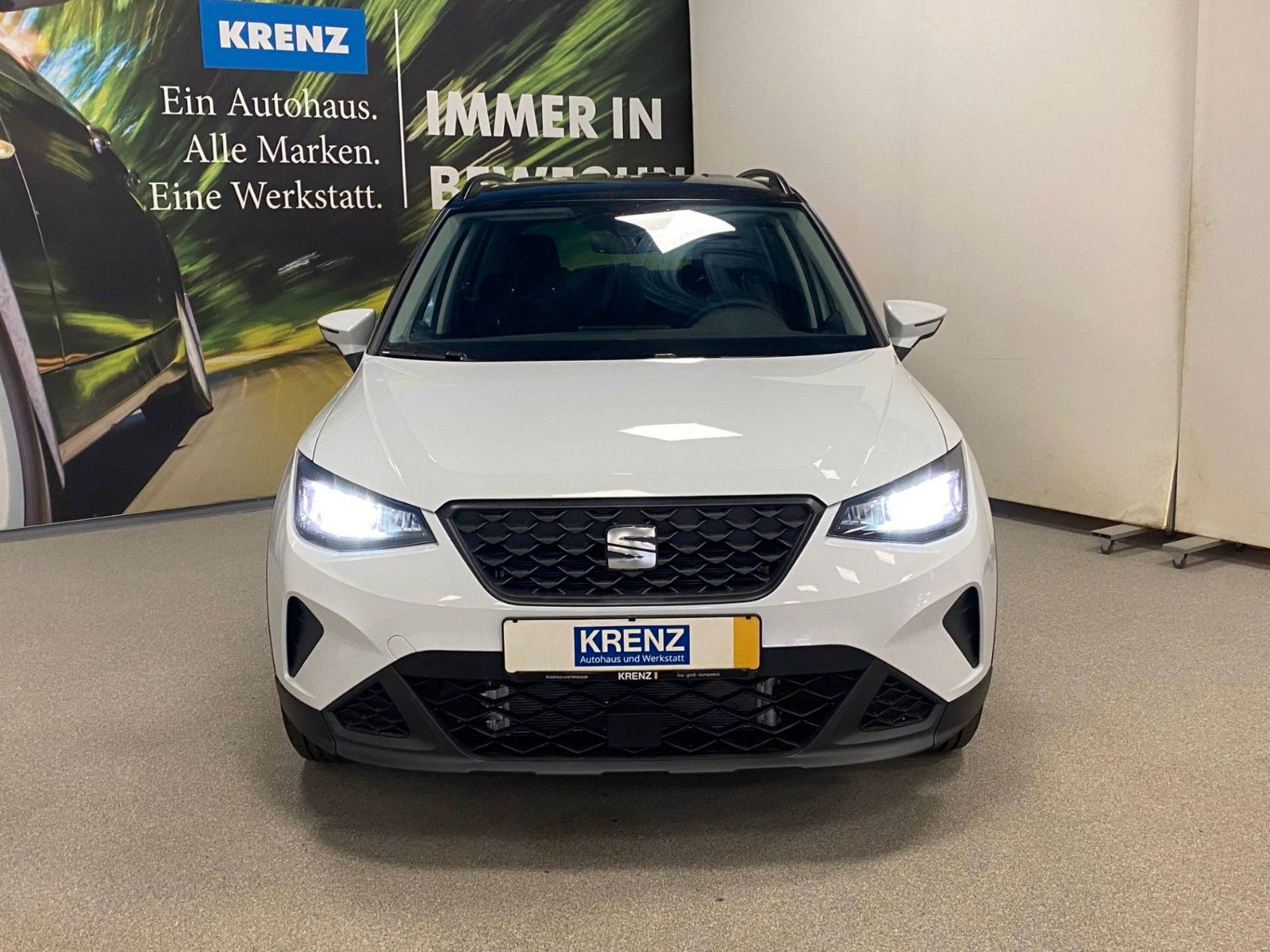 Fahrzeugabbildung SEAT Arona 1.0 TSI DSG STYLE+5 JAHRE GARANTIE+AHK+LED
