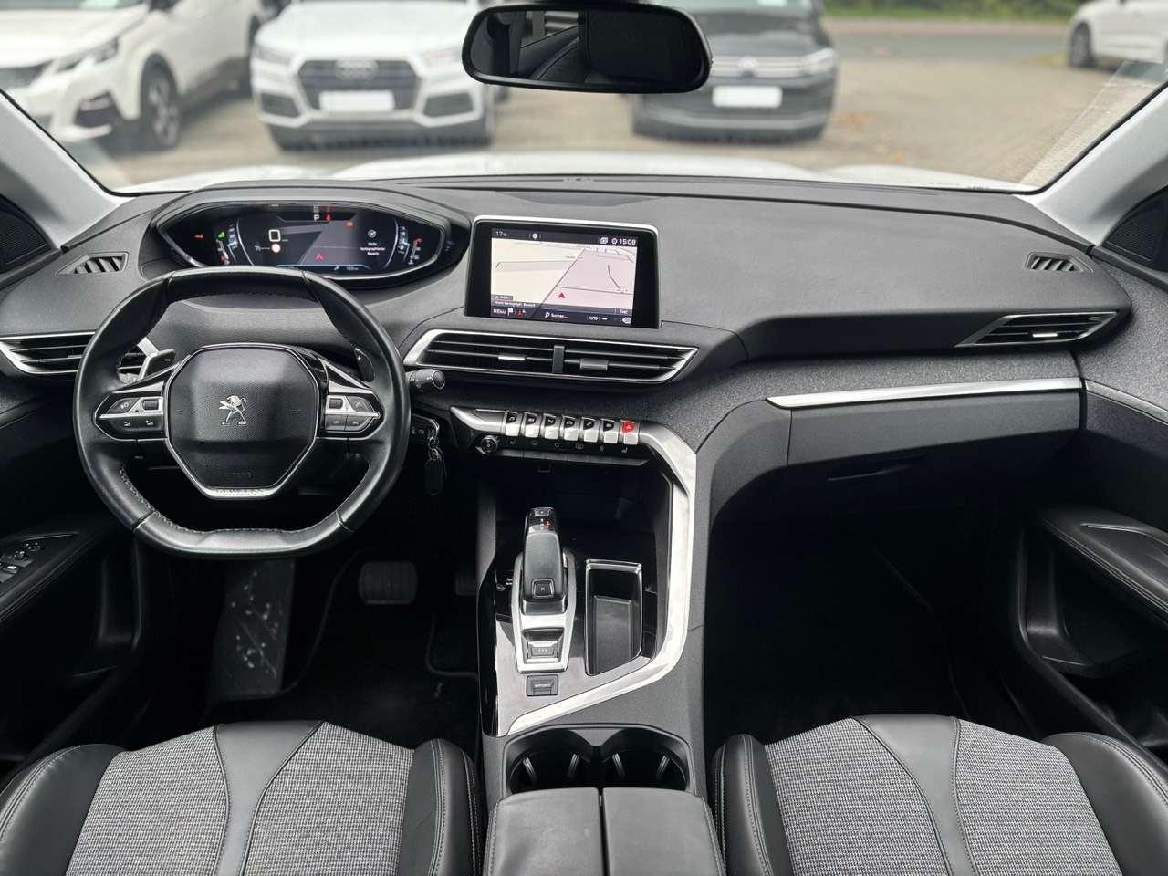 Peugeot 3008 1,2 / e-THP / PureTech / Automatik /  Allur