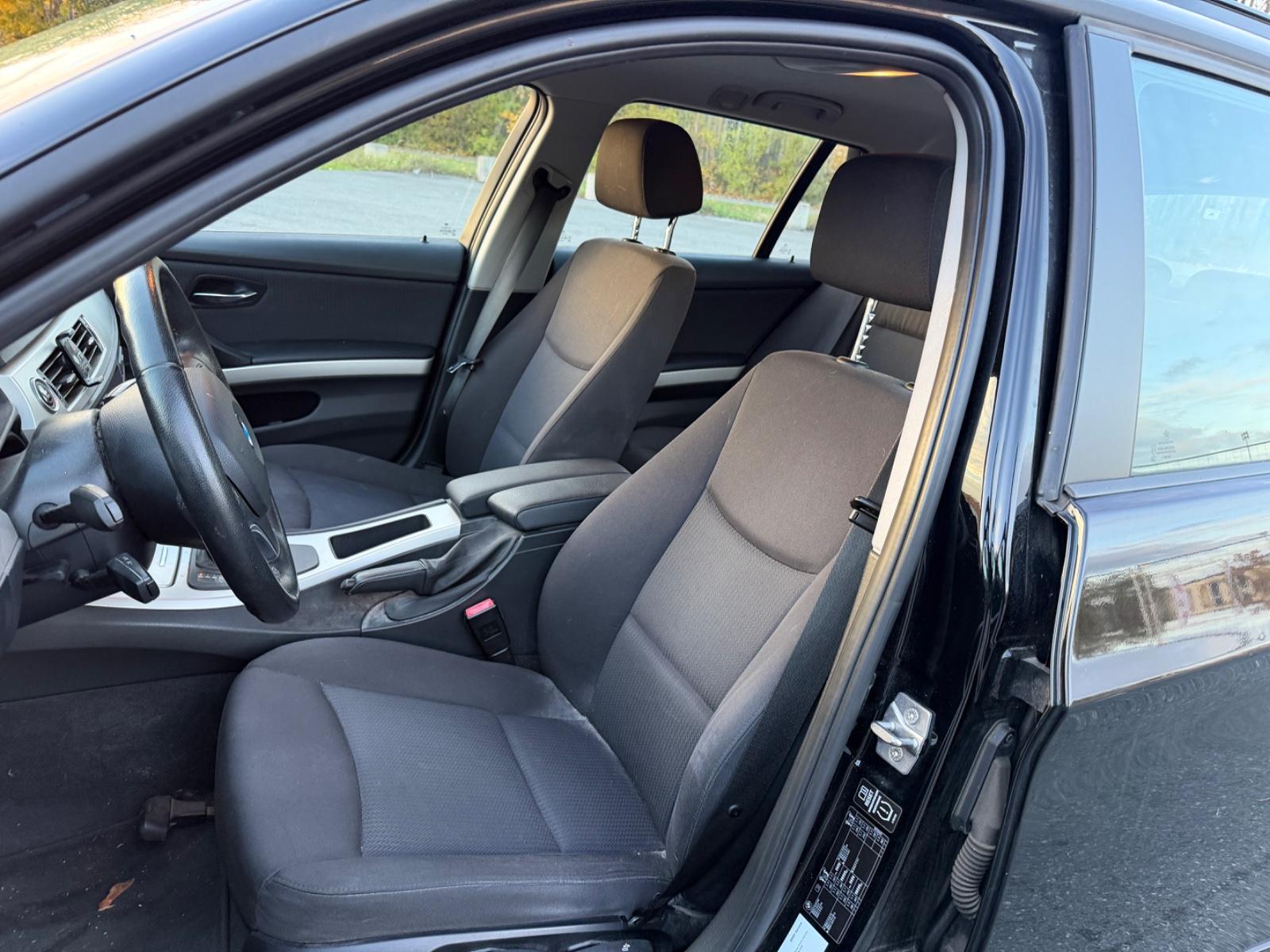 BMW 318 2012 — photo 9