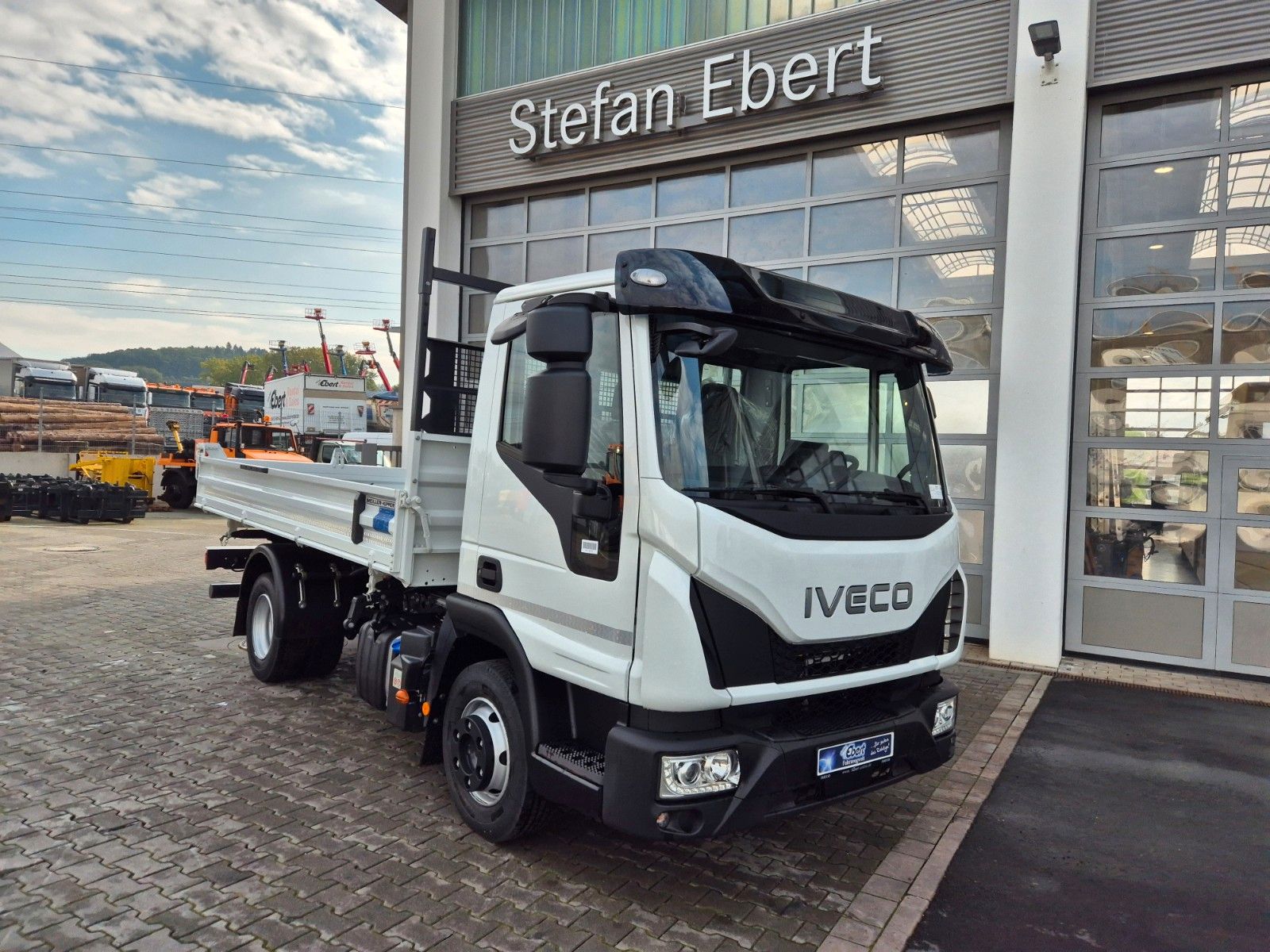Fahrzeugabbildung Iveco Eurocargo ML80E21 Meiller 2x AHK 3 Sitze Klima