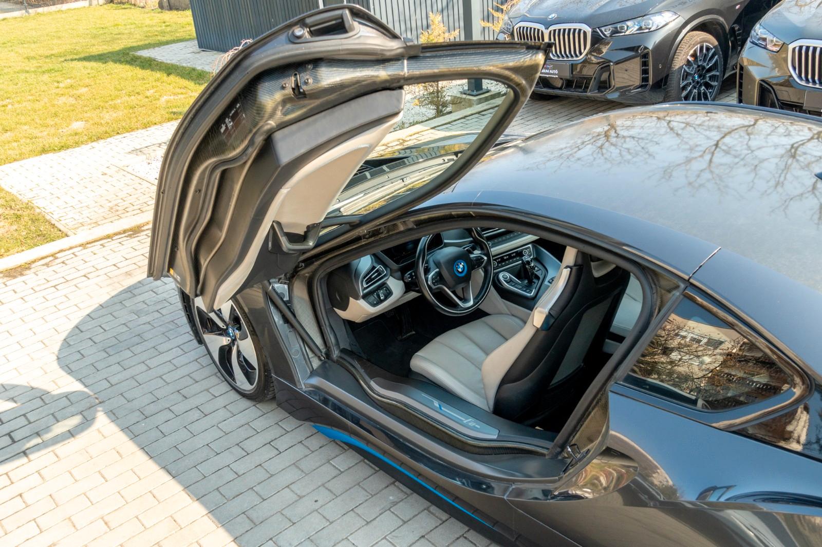 BMW i8 Coupe  LASER.HUD.HARMAN.DR.ASS.NAVI