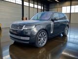 Land Rover RR P510e SV Intrepid - Land Rover Range Rover SV mit Hybrid-Antrieb (Benzin/Elektro)