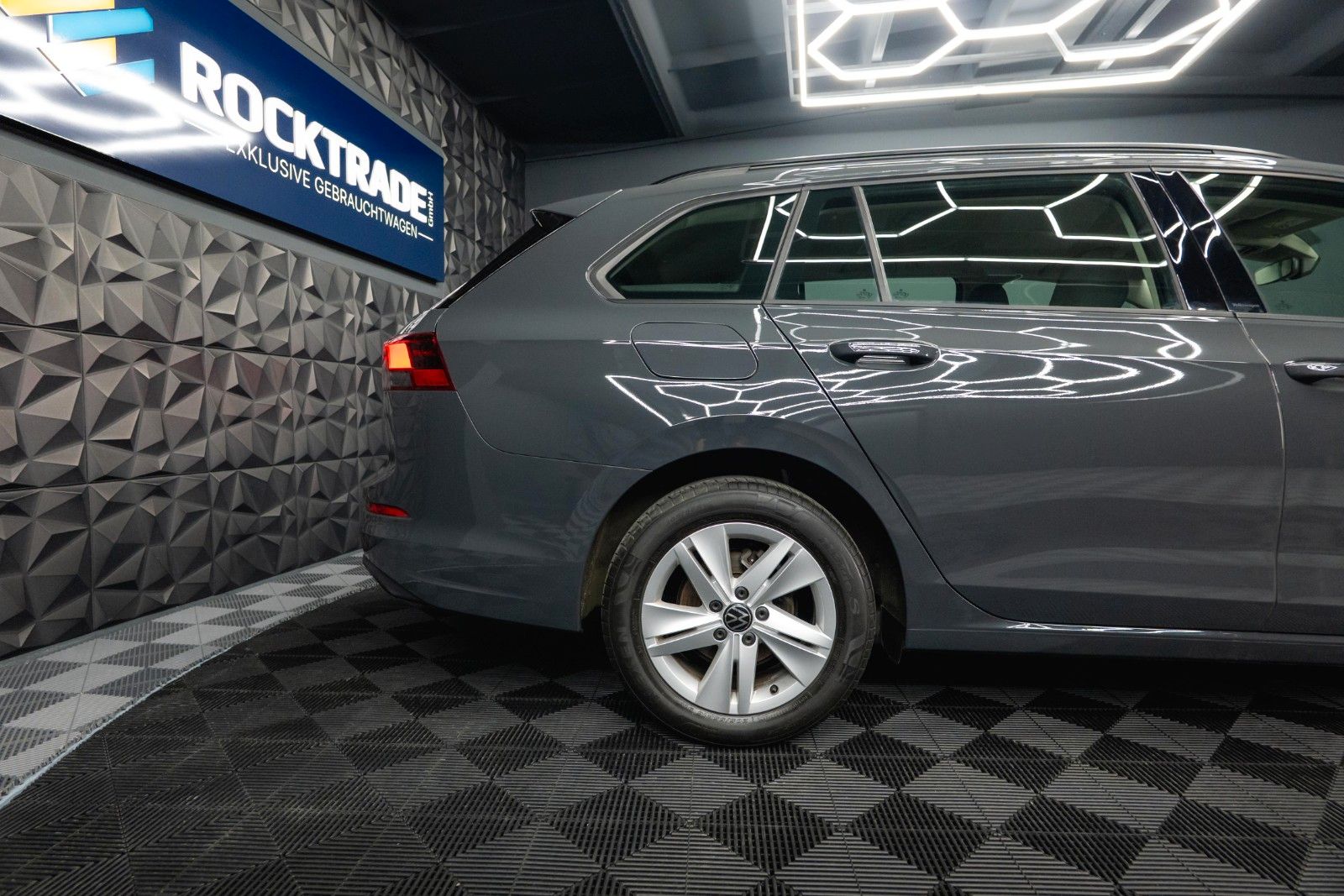Fahrzeugabbildung Volkswagen Golf VIII Variant 2.0 TDI Life *ACC*LED*DAB*19%*