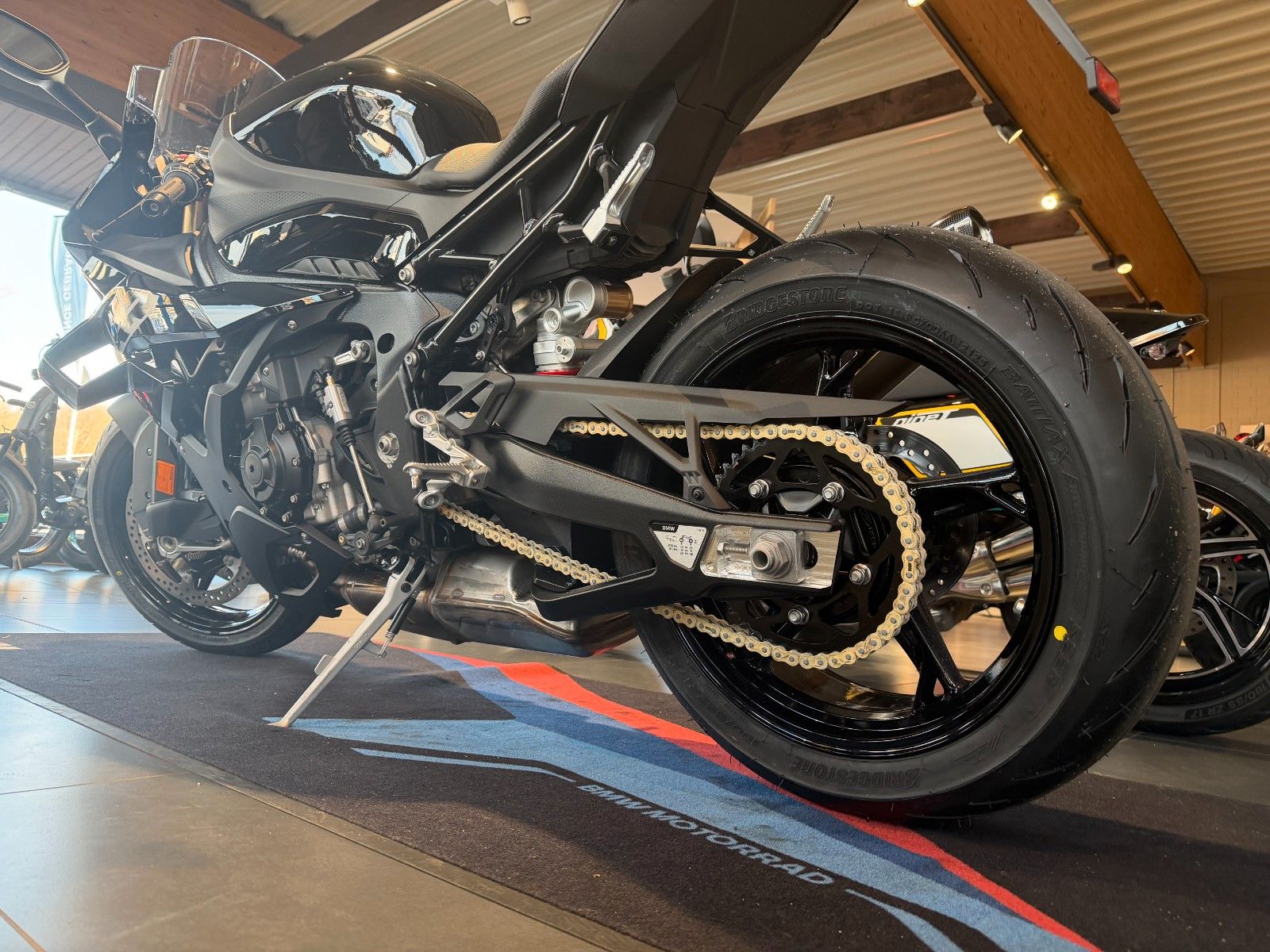 Fahrzeugabbildung BMW S 1000 RR  Race und Dynamik Paket