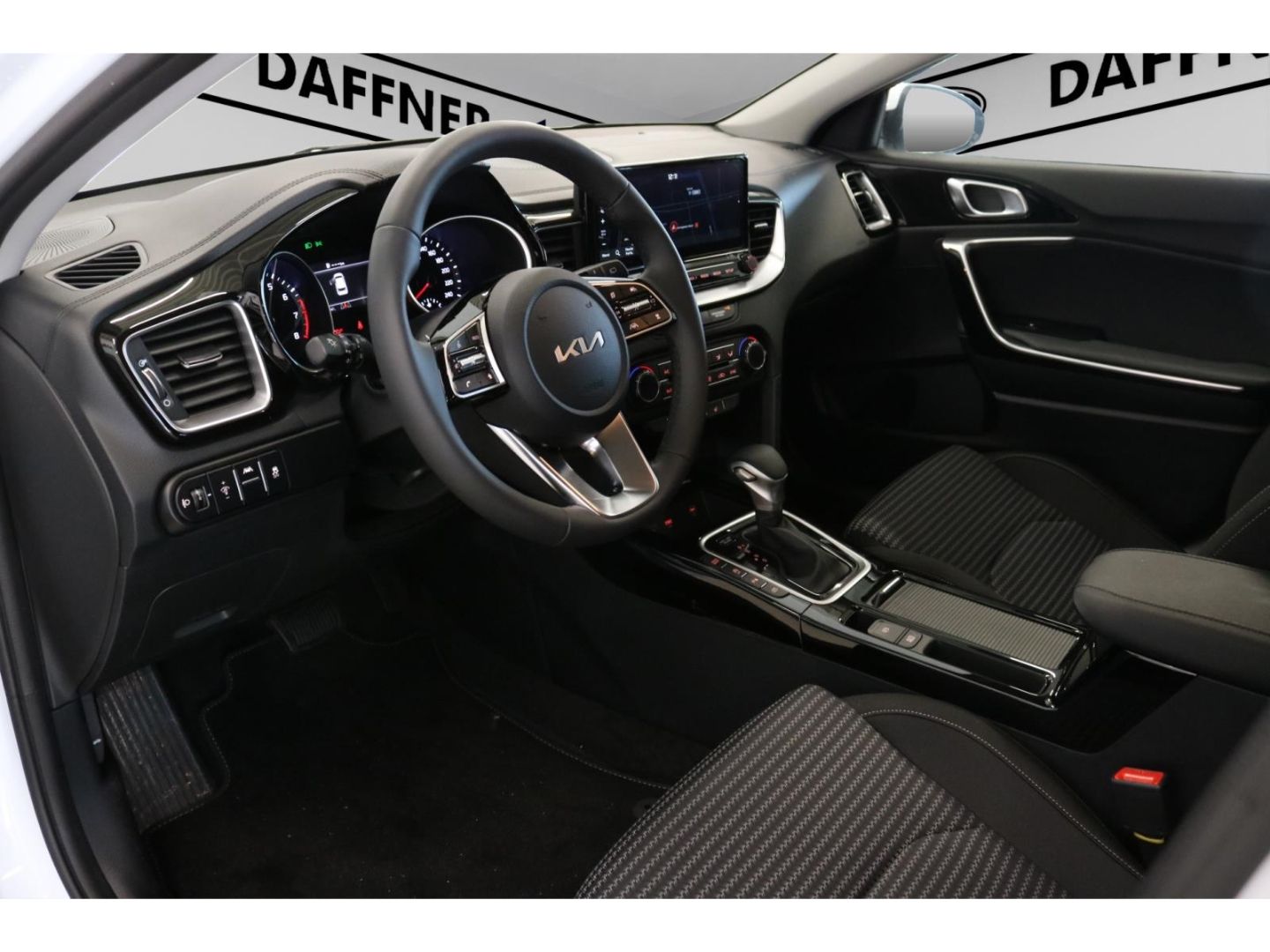 Fahrzeugabbildung Kia Ceed Ultimate Edition 1,5 T-GDi 48 V LED 17 Zoll