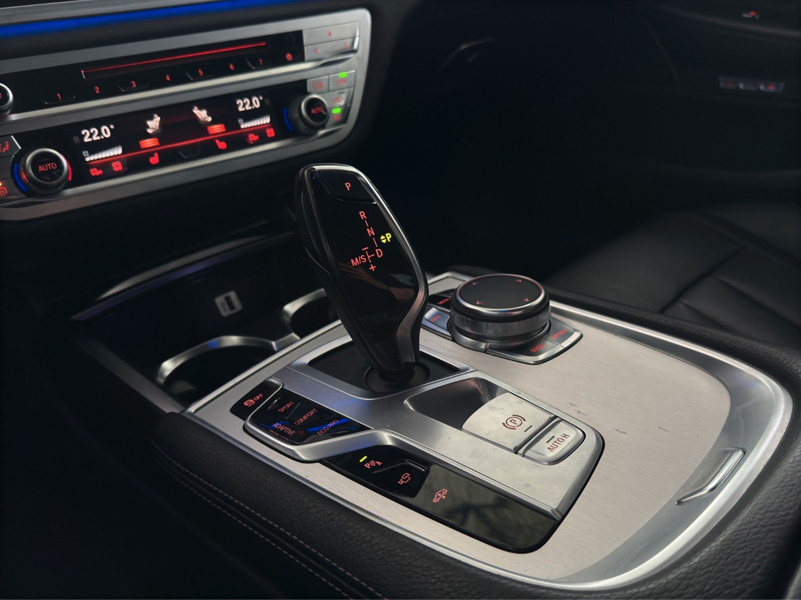 Fahrzeugabbildung BMW 730d 1.Hand /SoftClose/360°/Dig.Cock/4-Zonen