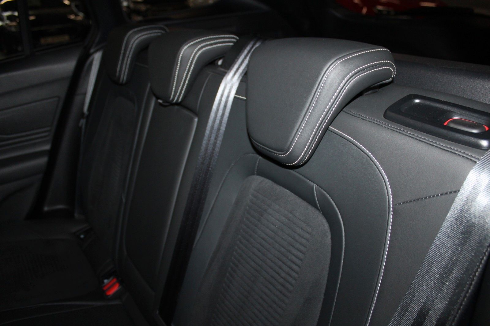 Fahrzeugabbildung Ford Focus ST Turnier Automatik LED AHK ACC CAM uvm