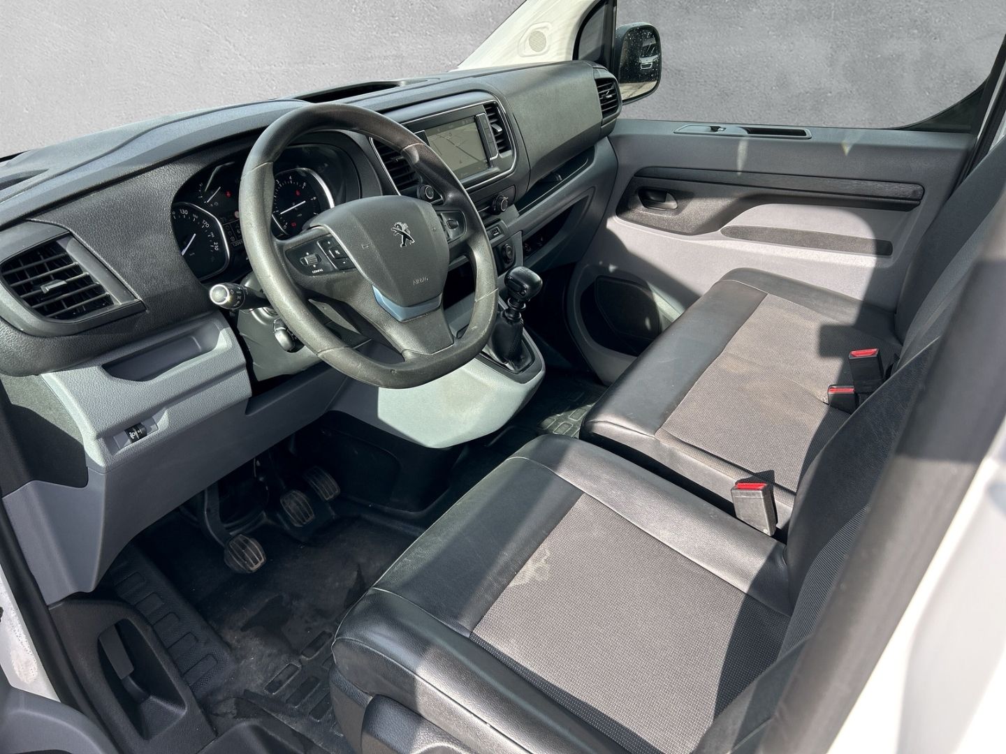 Fahrzeugabbildung Peugeot Expert Kasten Premium L2 2.0 BlueHDi 150 FAP