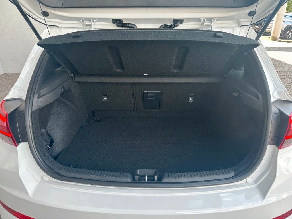Fahrzeugabbildung Hyundai i30 Advantage 1.0l 100PS Navi/SHZ/Kamera