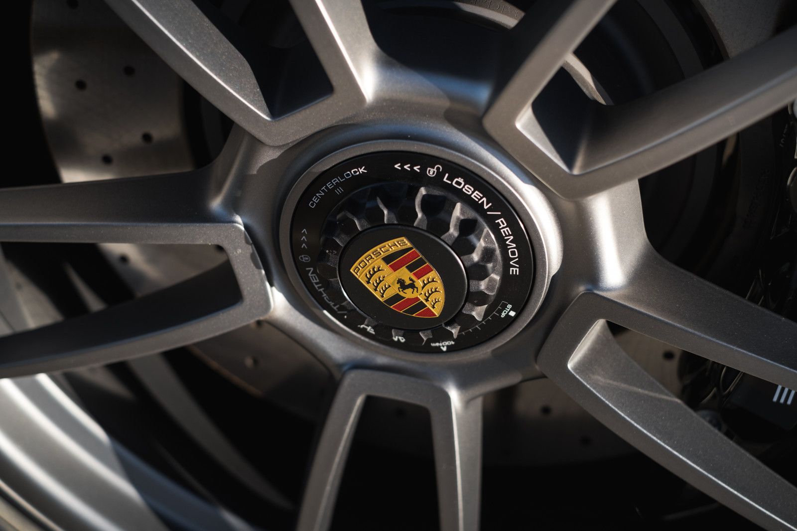 Fahrzeugabbildung Porsche 911/992 Targa 50 J. Porsche Design, Inno, Uhr!
