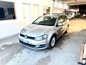 Volkswagen Golf - 2