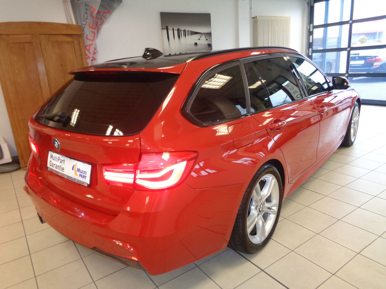 Fahrzeugabbildung BMW 320d  Touring  M Sport/1.HAND/SCHECKHEFTGEPFLEGT