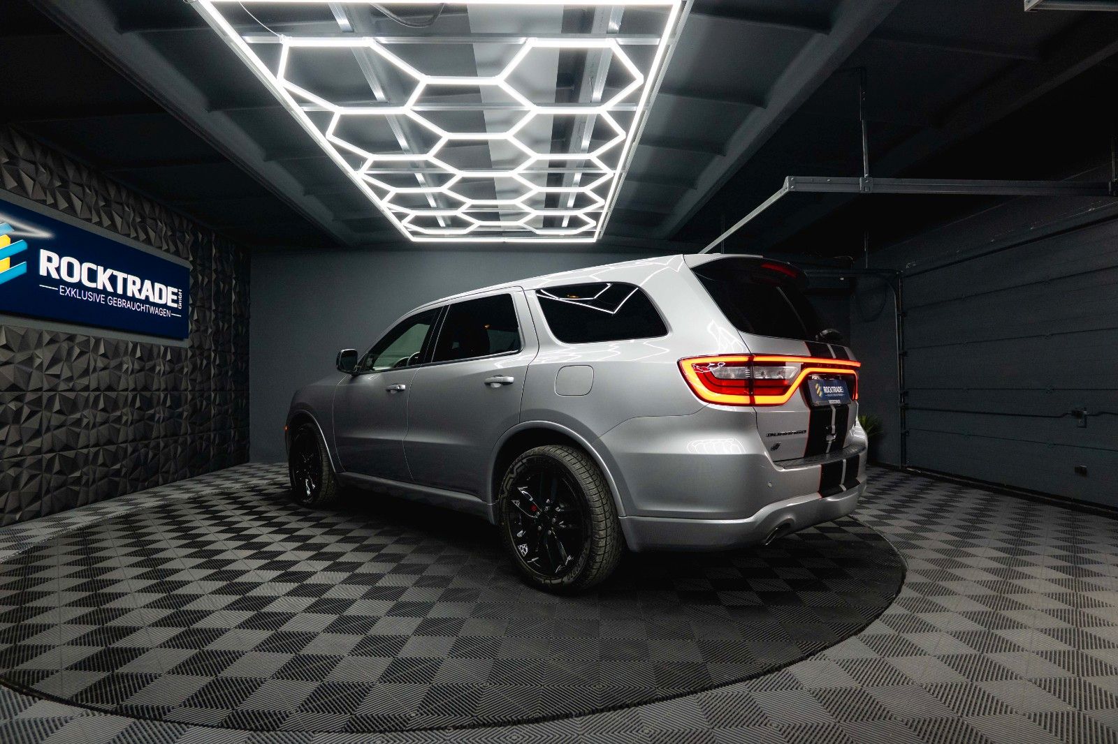 Fahrzeugabbildung Dodge Durango 5.7 V8 R/T SRT 4x4 Night-Paket Modell 22