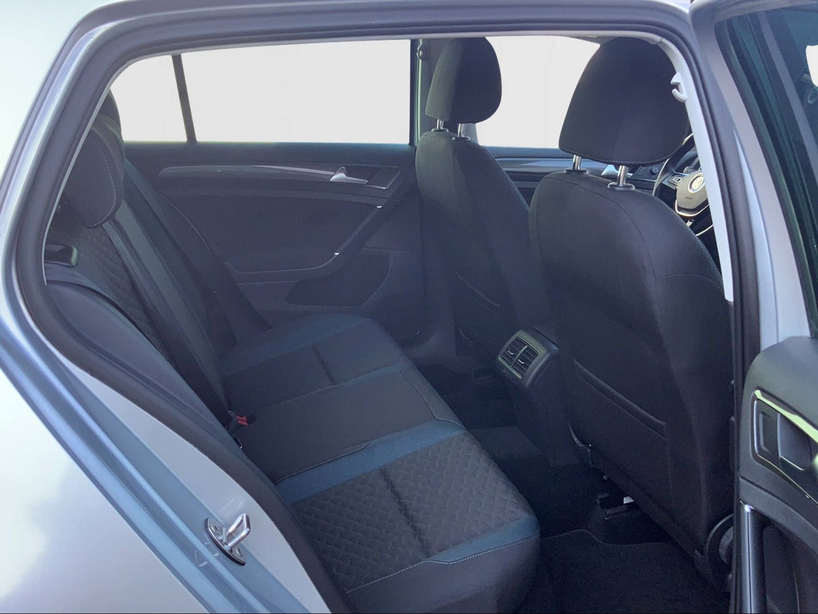 Golf VII 1.0 TSI IQ.DRIVE,NAV,SHZ, Light Assist.