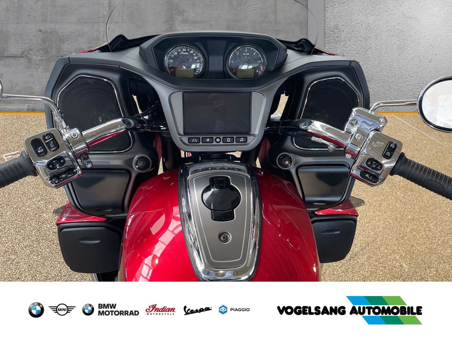 Fahrzeugabbildung Indian Challenger Pursuit, Luxury Line, Zusatzscheinwer