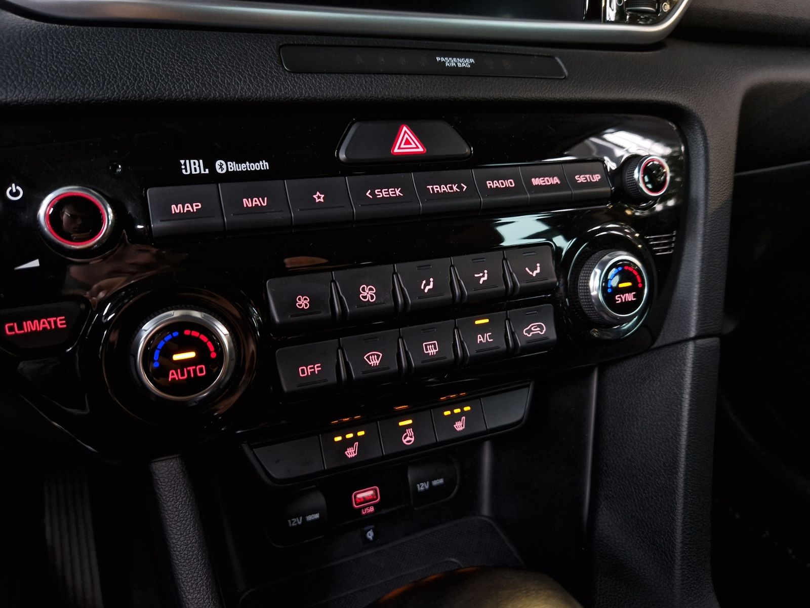 Fahrzeugabbildung Kia Sportage Black Edition 4WD PREMIUM LED NAVI ALU