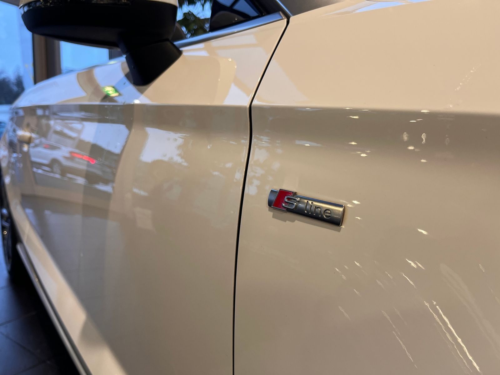 Fahrzeugabbildung Audi A3 Cabriolet 35 TFSI S line sport MATRIX LED NAV