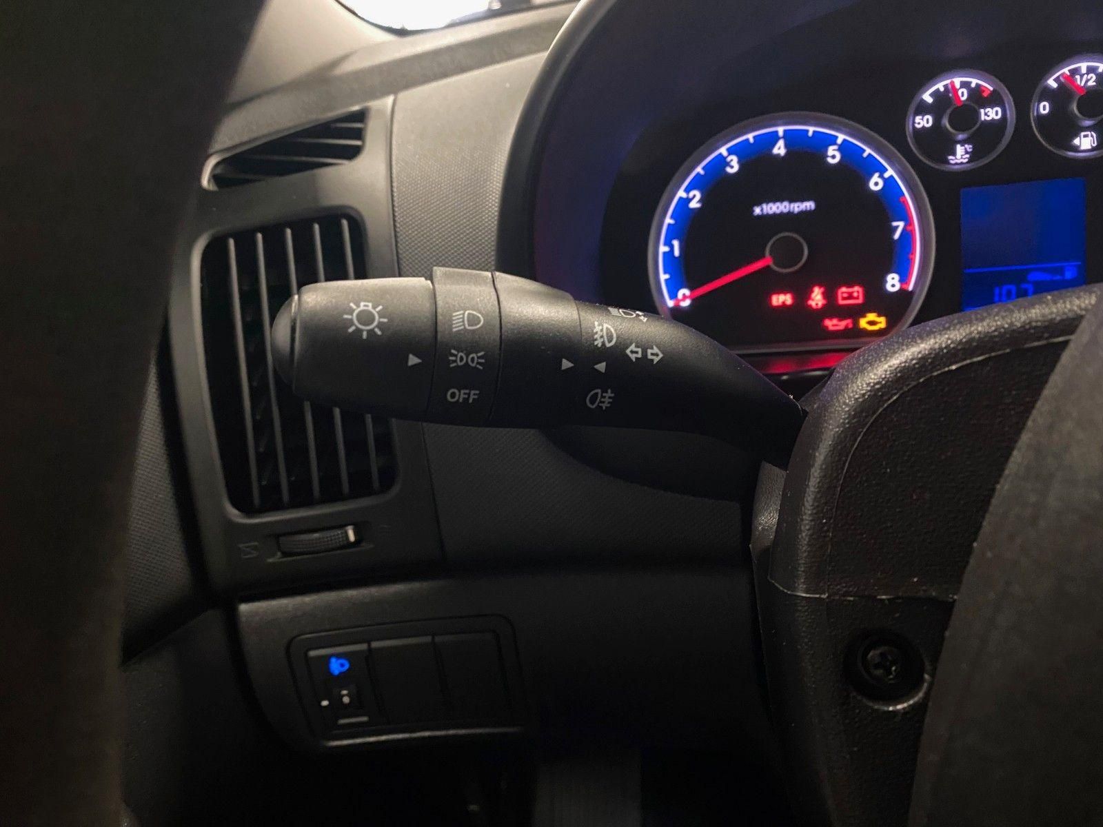 Fahrzeugabbildung Hyundai i30 1.4 Classic+ALUFELGEN+GARANTIE+KLIMA+HU NEU+