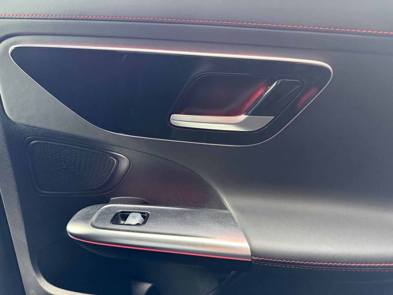 Fahrzeugabbildung Mercedes-Benz C 43 AMG 4M T NIGHT+PANO+AHK+PERF.-SITZE+MATT++