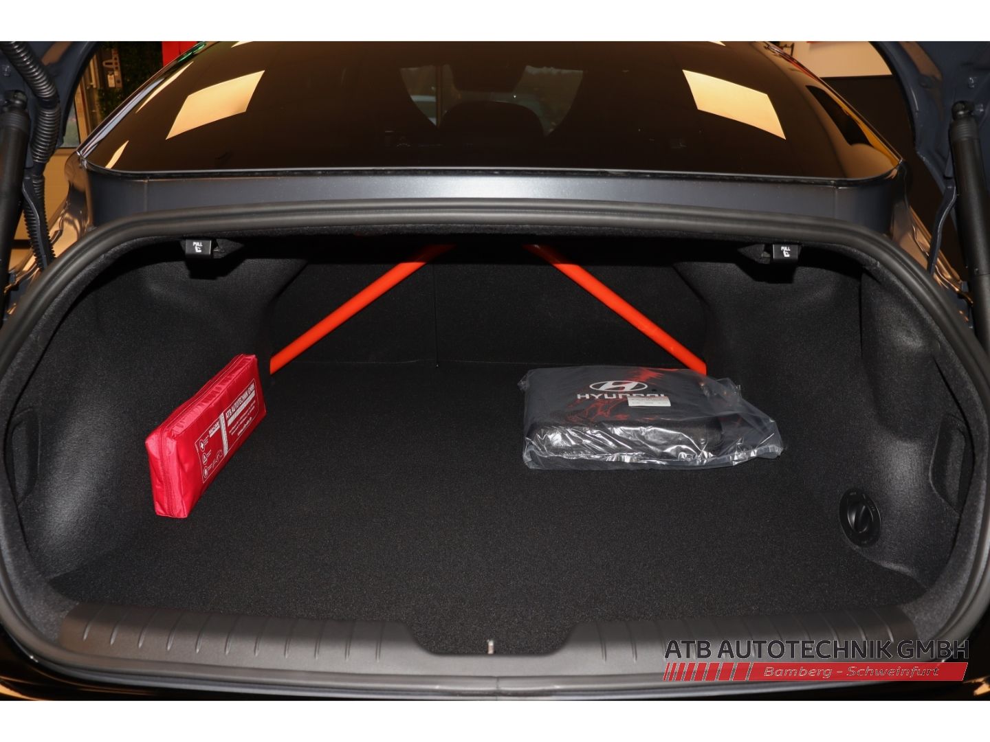 Fahrzeugabbildung Hyundai IONIQ 6 N 84kWh 609PS 4WD Sitzpaket Panoramadach