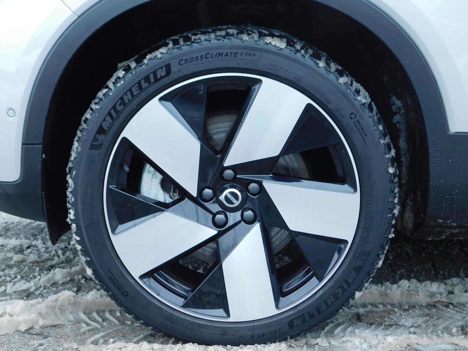 Fahrzeugabbildung Volvo C40 Recharge Twin Motor Ultimate AWD