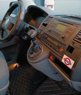 Volkswagen T5 Caravelle - LANGE Version - rote Volkswagen T5 Caravelle