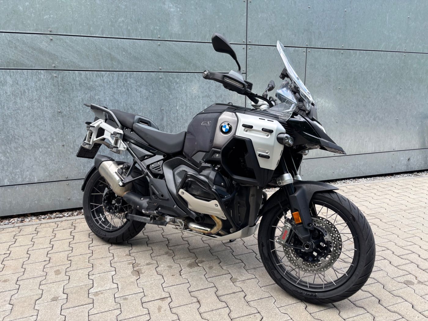 Fahrzeugabbildung BMW R 1300 GS Adventure Triple Black ASA 3 Pakete