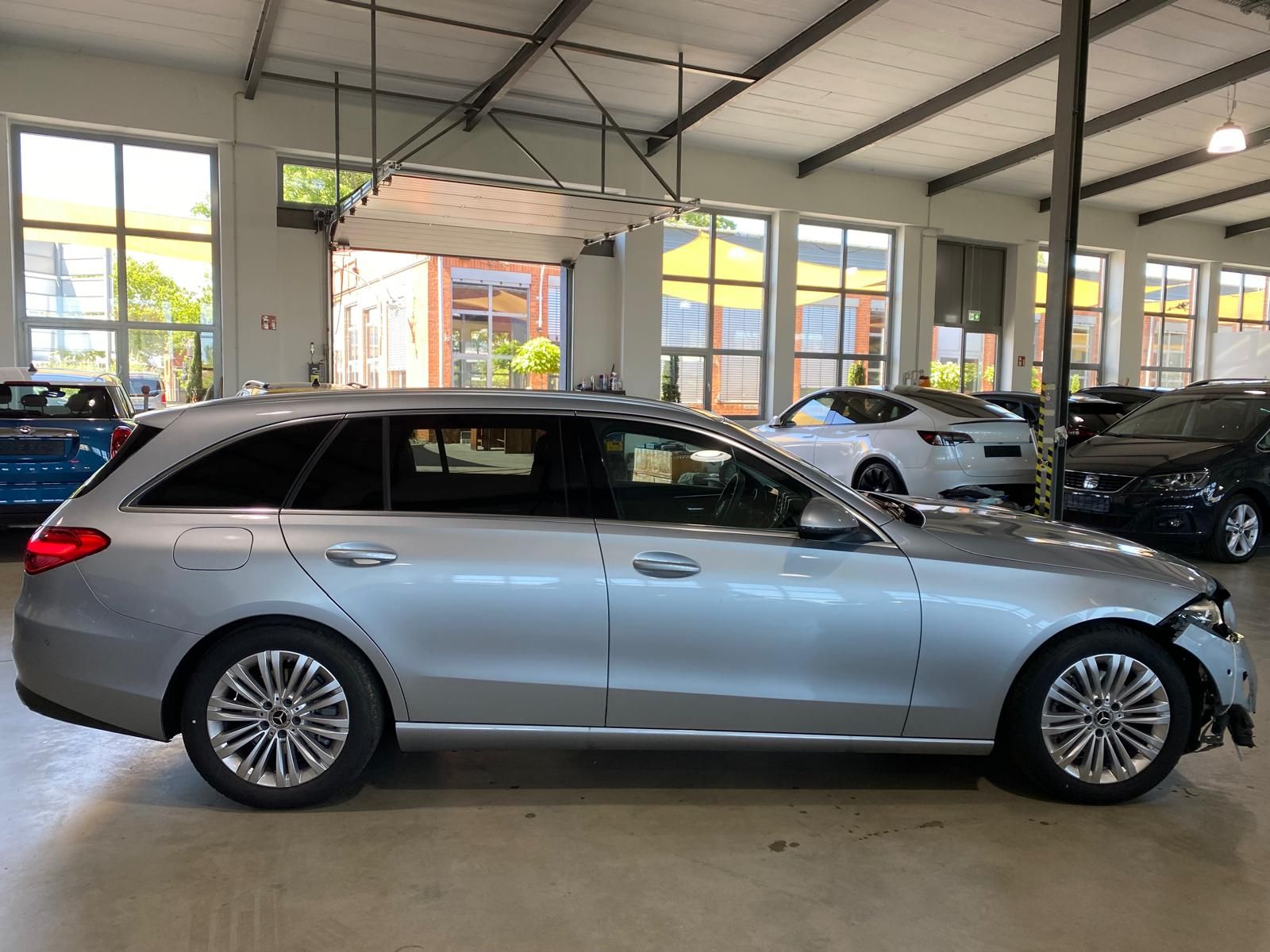 Fahrzeugabbildung Mercedes-Benz C 180 T Avantgarde/AHK/RFK/TOTW/