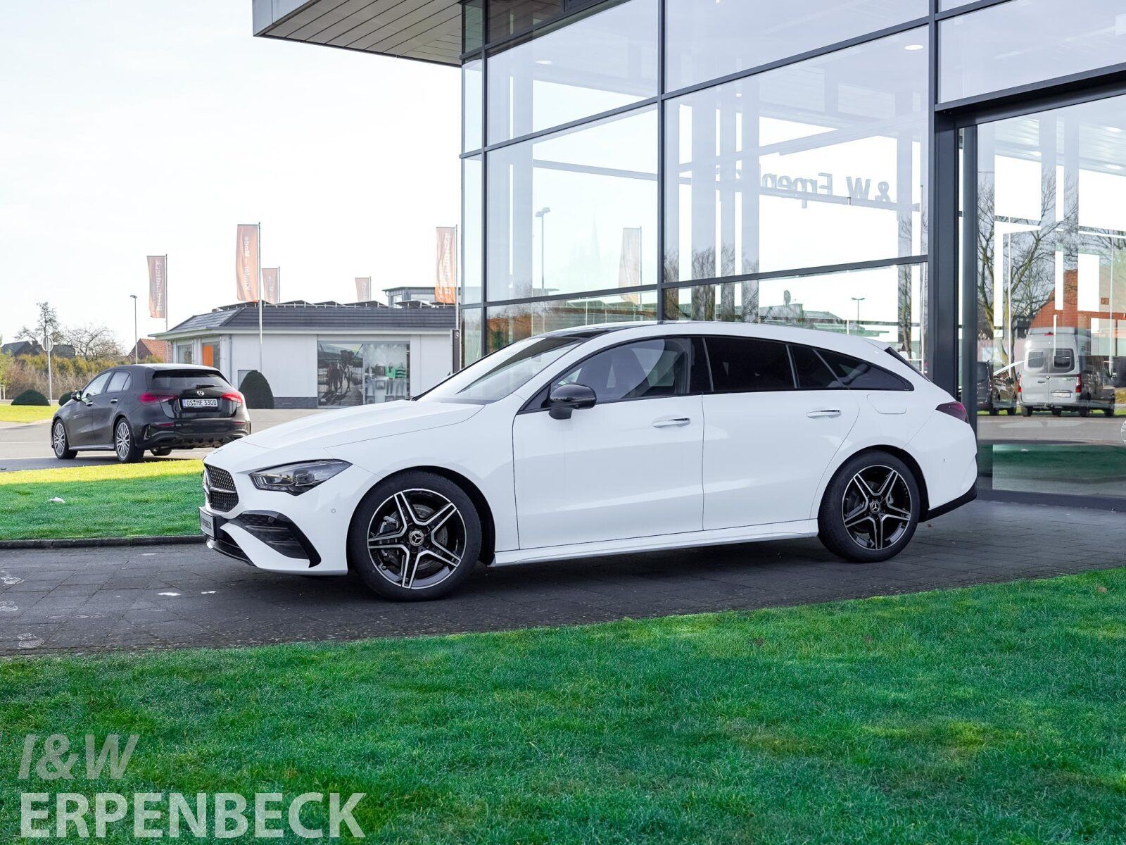 Fahrzeugabbildung Mercedes-Benz CLA 200 SB AMG 360° FAP Pano Night Distr Std.Hz.