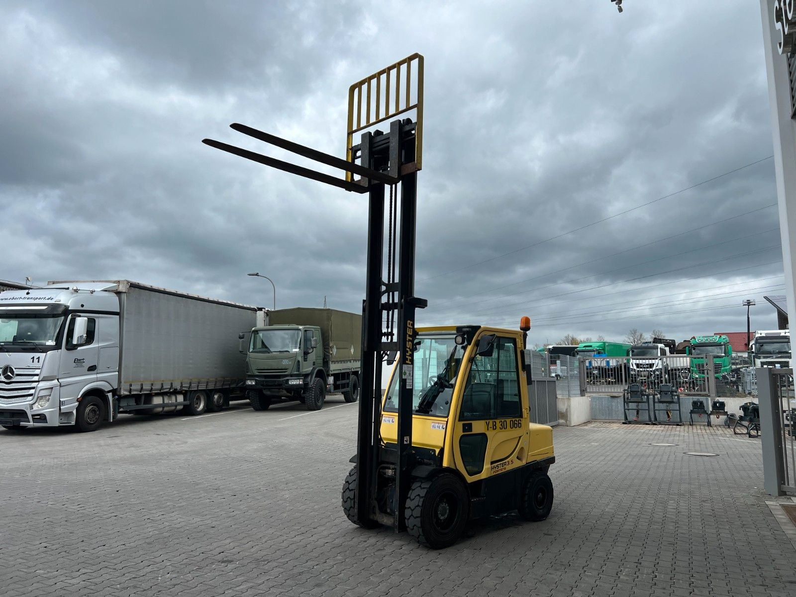 Fahrzeugabbildung Hyster H3.5 FT / Seitenschieber / HH:3,6m / nur 3.510h