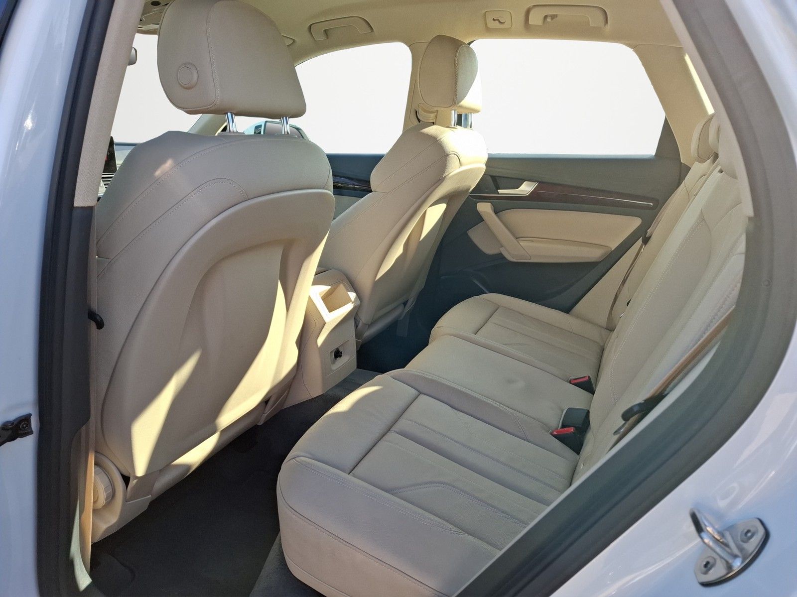 AUDI Q5 40 TDI quattro sport S-TRONIC / LEDER / AHK / - Image 15