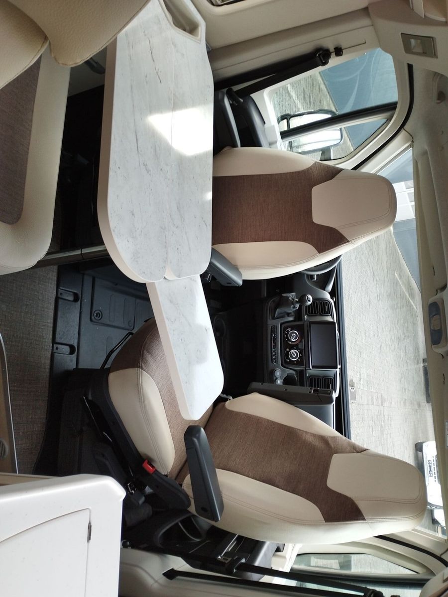 Fahrzeugabbildung Eura Mobil Van V 595 HB Alufelgen, RFK, Captain-Chair-Sitze