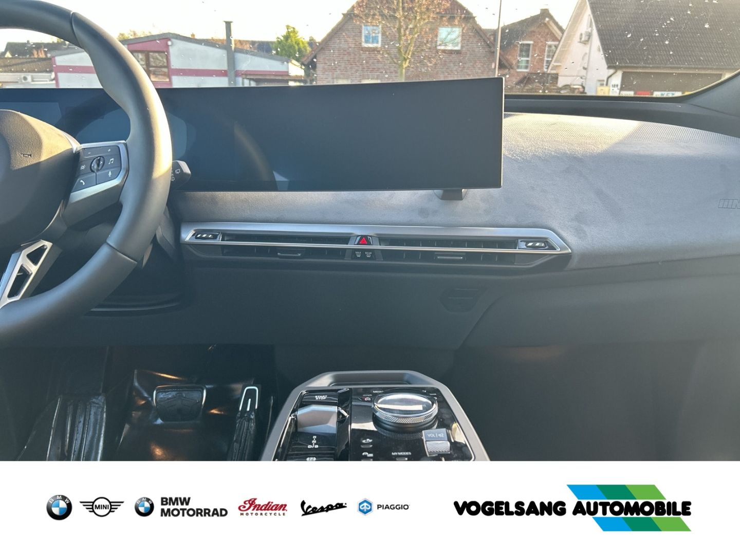 Fahrzeugabbildung BMW iX xDrive45 M Sportpaket 21'' 0,25%-Versteuerung