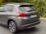 Peugeot 2008 Allure PureTech 110 EAT6 Allure - Peugeot 2008 Gebrauchtwagen in München