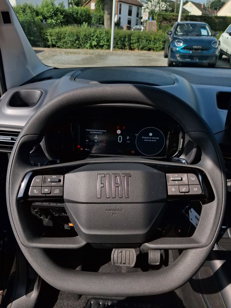 Fahrzeugabbildung Fiat Qubo L 7-Sitzer L2 1.5 Diesel 96 kW Icon
