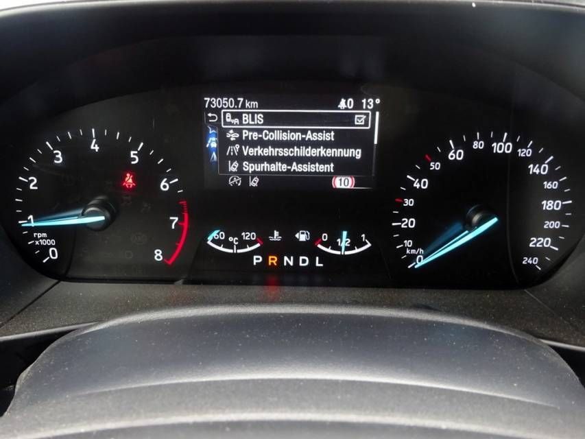 Fahrzeugabbildung Ford Focus Turnier 1.0 EcoBoost Automatik  Titanium