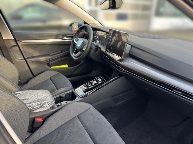 Fahrzeugabbildung Volkswagen Golf Variant Style 1,5 l eTSI OPF 110 kW (150 PS