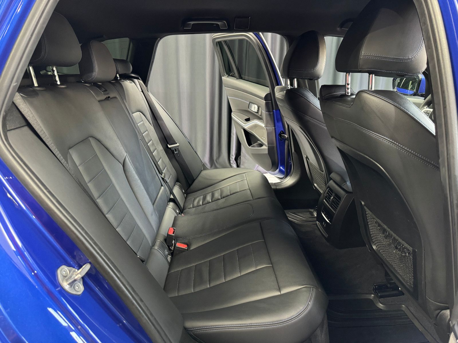 Fahrzeugabbildung BMW 330e M Sport Touring |LASER|HEAD-UP|HARMAN|LEDER