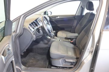 Volkswagen Golf VII Lim. 1.5 TSI Comfortline FRONT+PDC+ALU
